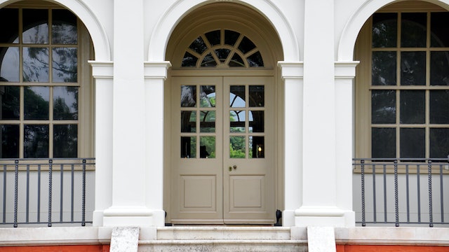 the best entry-door installation company New Orleans area